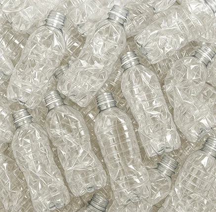 Xtra Ceramic Arbeitsplatte besteht aus recycelten PET Flaschen.