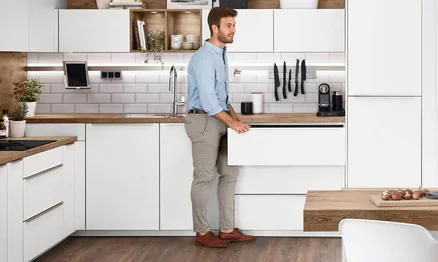 Individuell angepasste Arbeitshöhe in ergonomischer Küche